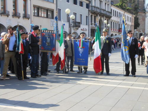 Alzabandiera 2014-01